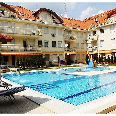 Family Wellness Apartman Hajdúszoboszló 外观 照片